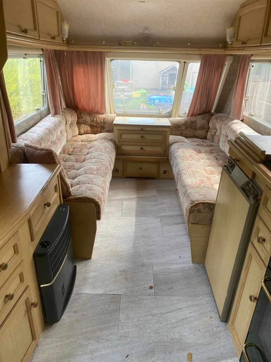 2 berth caravan - Image 2
