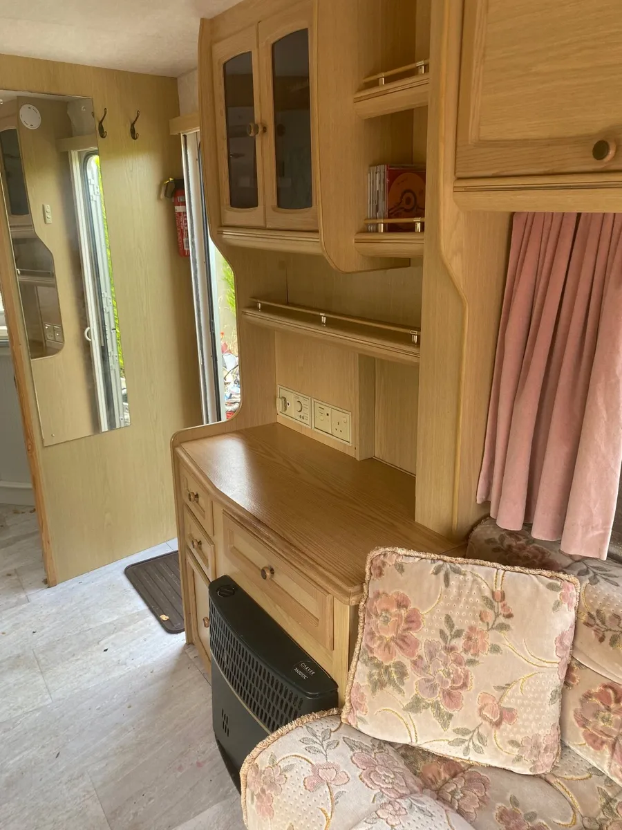 2 berth caravan - Image 3