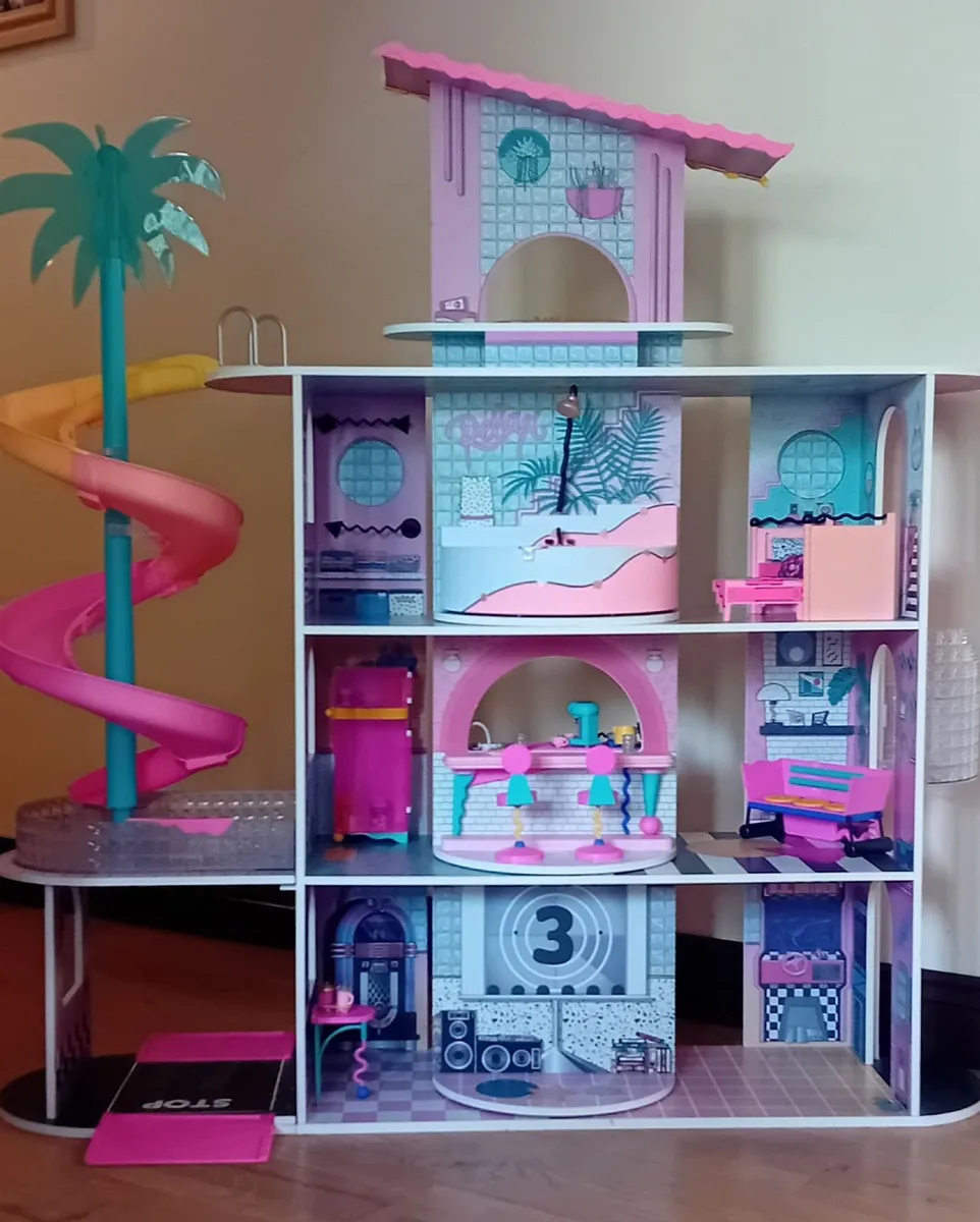 LOL doll house in near perfect condition - Image 2