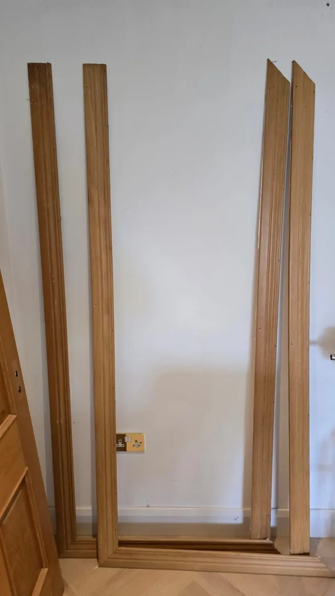 FREE Solid oak door and hinges - Image 2