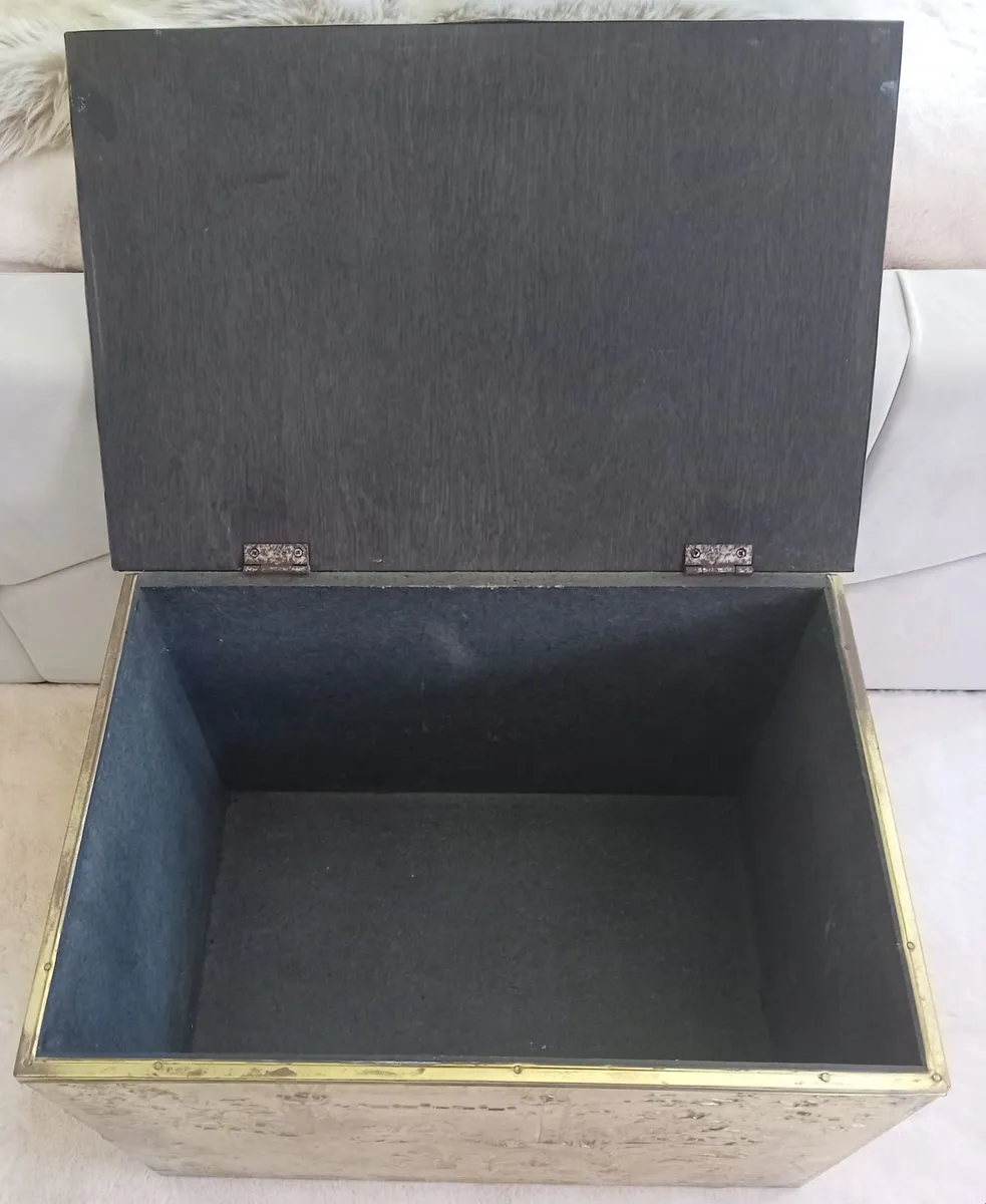 Turf/ Coal storage box - Image 2