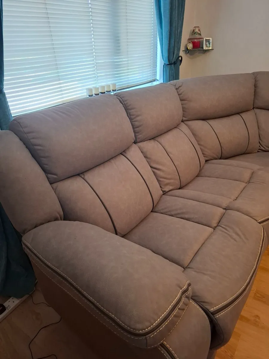 Corner Suite - Image 2