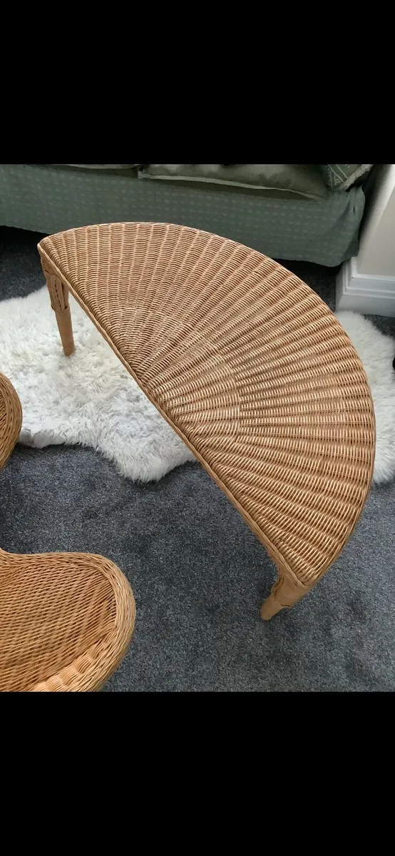 Meditation chair and table - Image 1