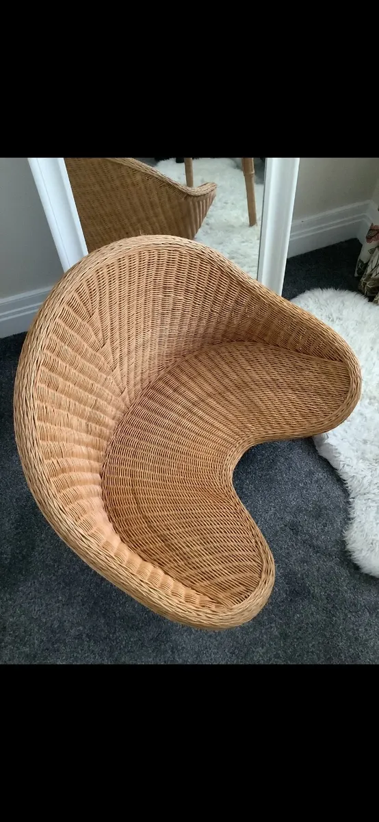 Meditation chair and table - Image 2