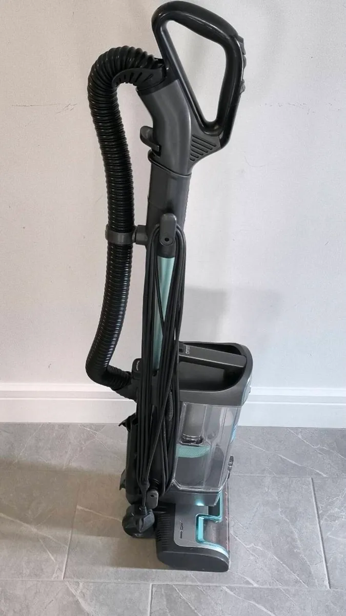 SHARK VACUUM CLEANER - Image 2