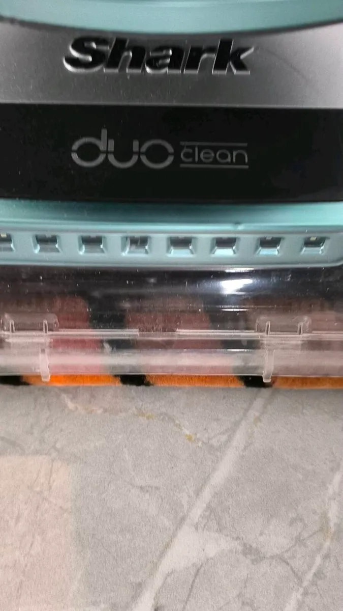 SHARK VACUUM CLEANER - Image 3