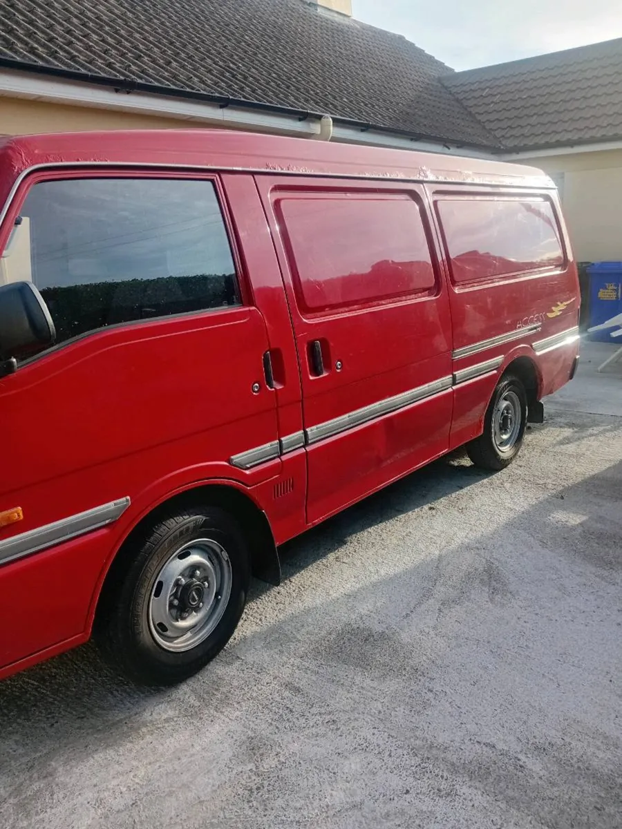 Mazda e2200 - Image 4