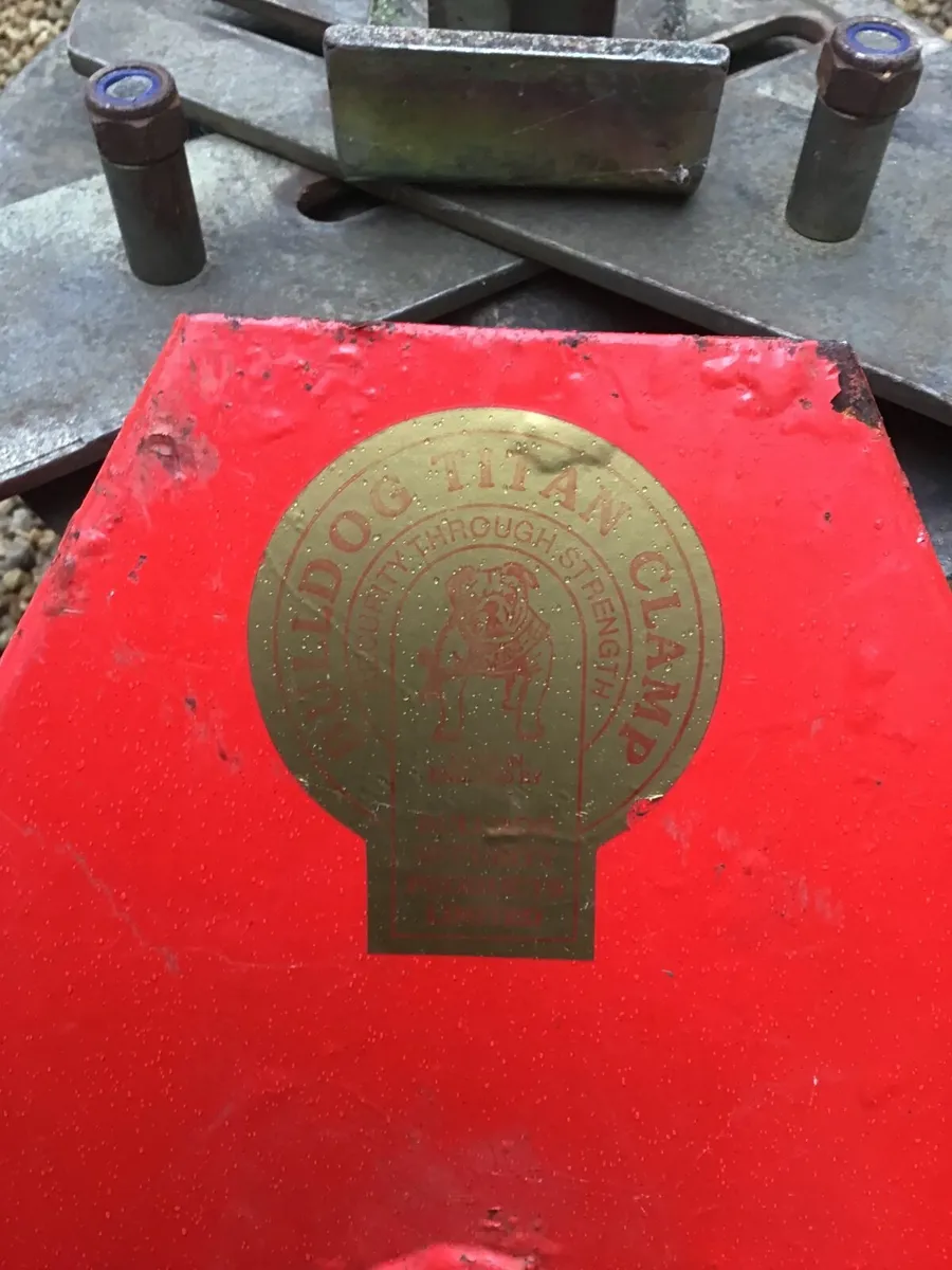 Caravan Wheel Clamp - Image 2