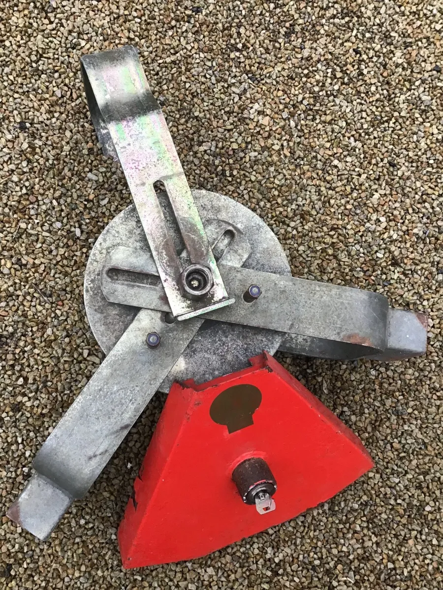 Caravan Wheel Clamp - Image 4