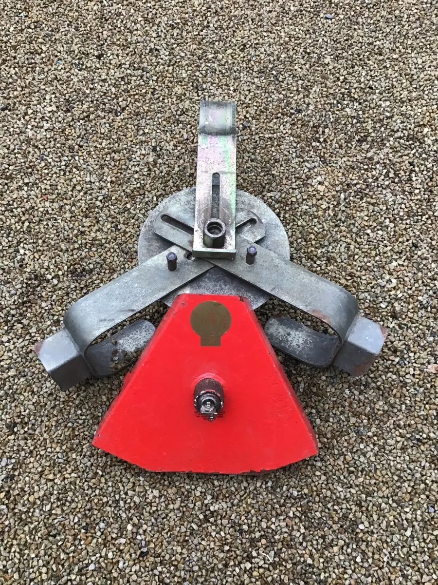 Caravan Wheel Clamp - Image 1