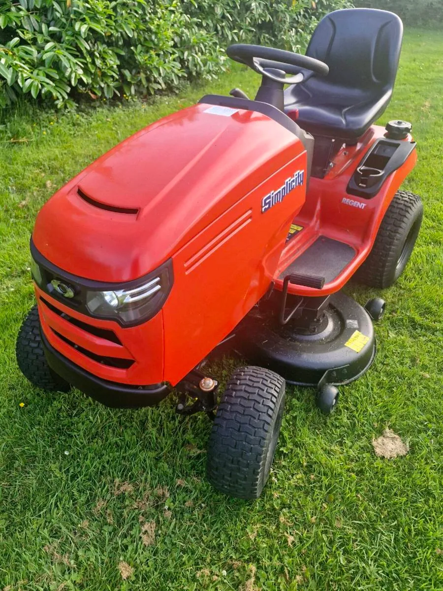 Simplicity 2018 ride on mower Delivery available - Image 1