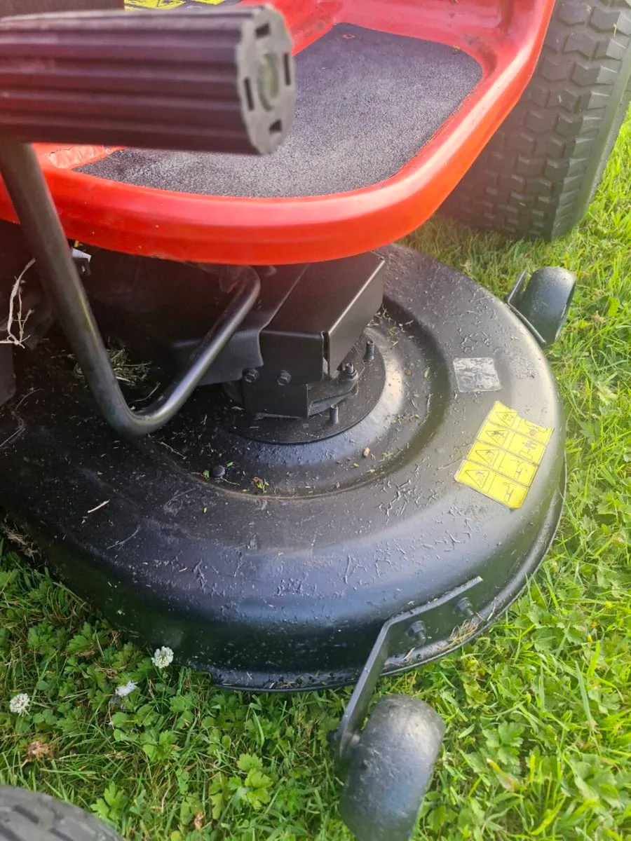 Simplicity 2018 ride on mower Delivery available - Image 3
