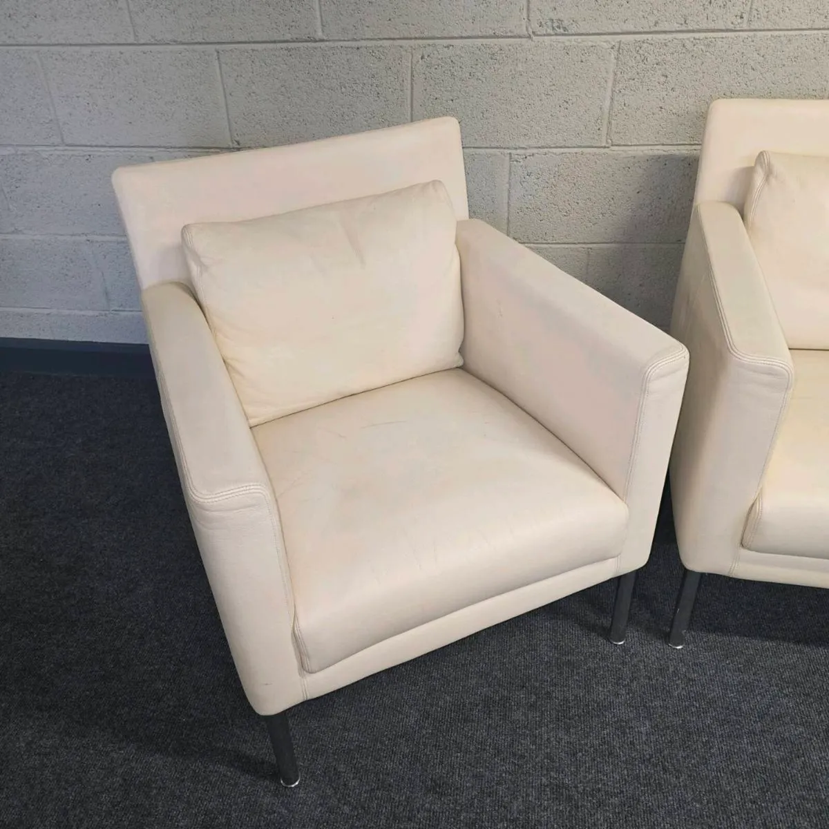 Walter knoll Jason suite in white - Image 3