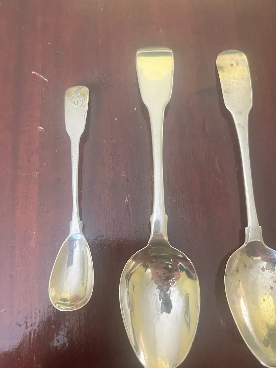 Antique Dublin Fiddleback Silver Spoons - Image 3
