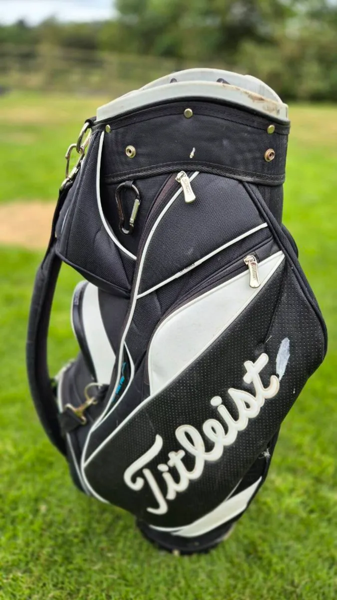 Titleist midsize cart bag - Image 1
