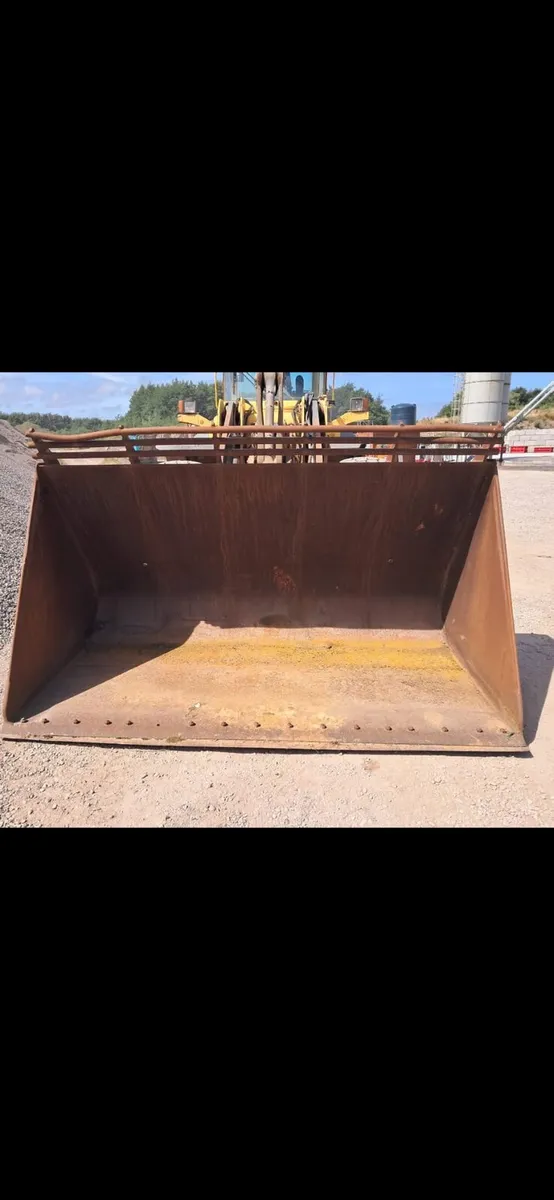 Loading bucket, Quick Hitch to suit Volvo loader - Image 1