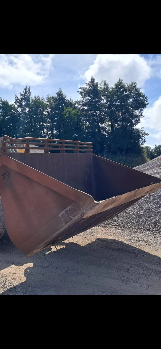 Loading bucket, Quick Hitch to suit Volvo loader - Image 2