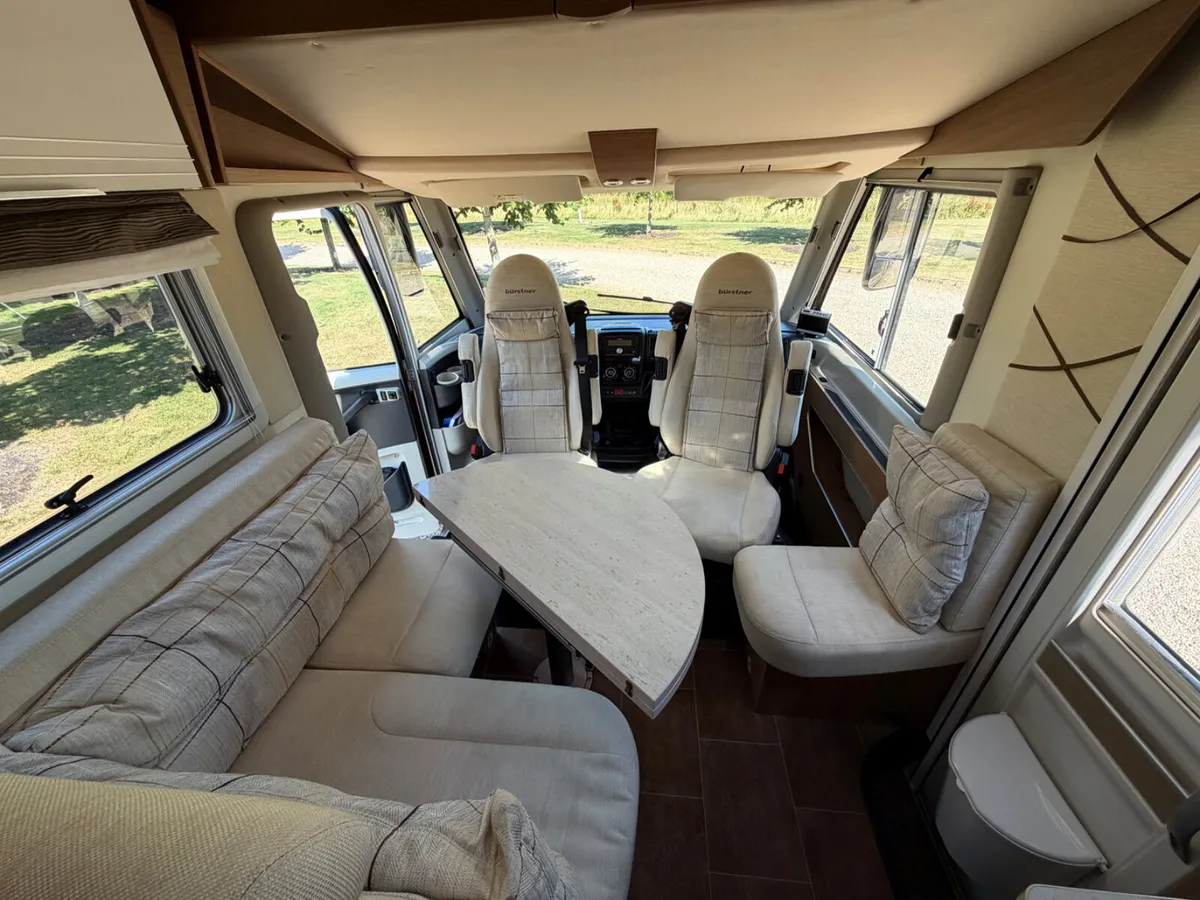 2016 BURSTNER VISEO i720G R.H.D AUTO Q/B - Image 3
