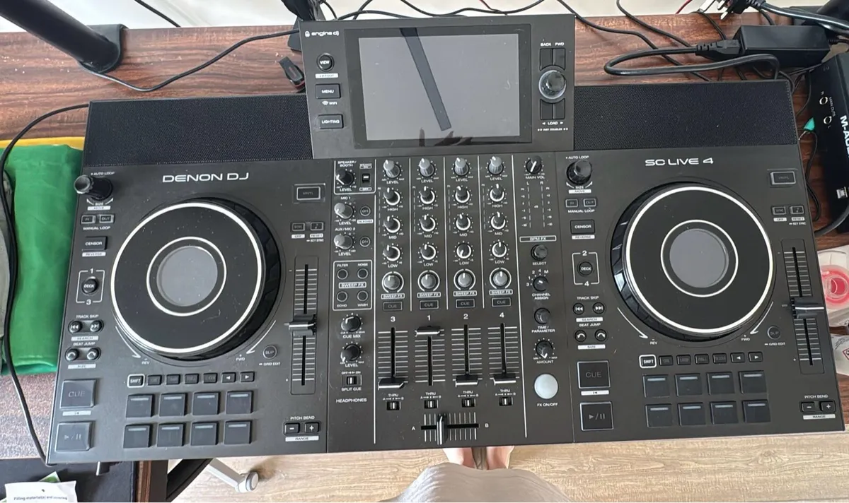 Denon DJ SC Live 4 Standalone + Decksaver - Image 1