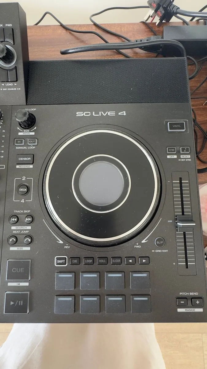 Denon DJ SC Live 4 Standalone + Decksaver - Image 3