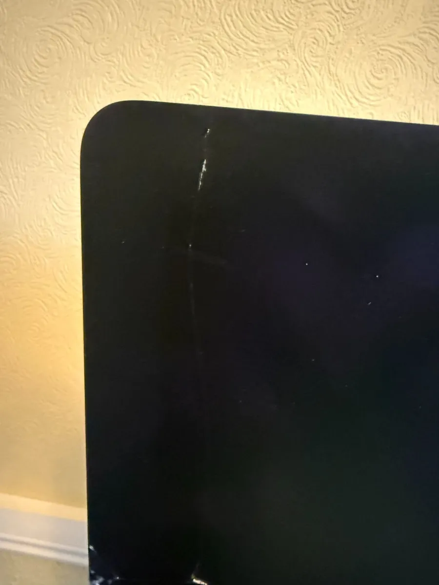 iMac 2020 - i9 - 64gb - 512gb - Cracked Screen - Image 4