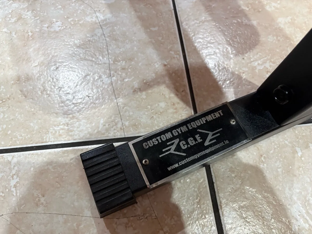 CUSTOM GYM EQUIPMENT BRANDED WEIGHT BENCH! - Image 3