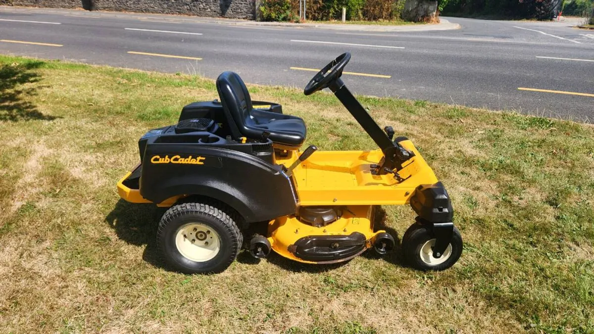 Cub Cadet RZT S Zeroturn - Image 1