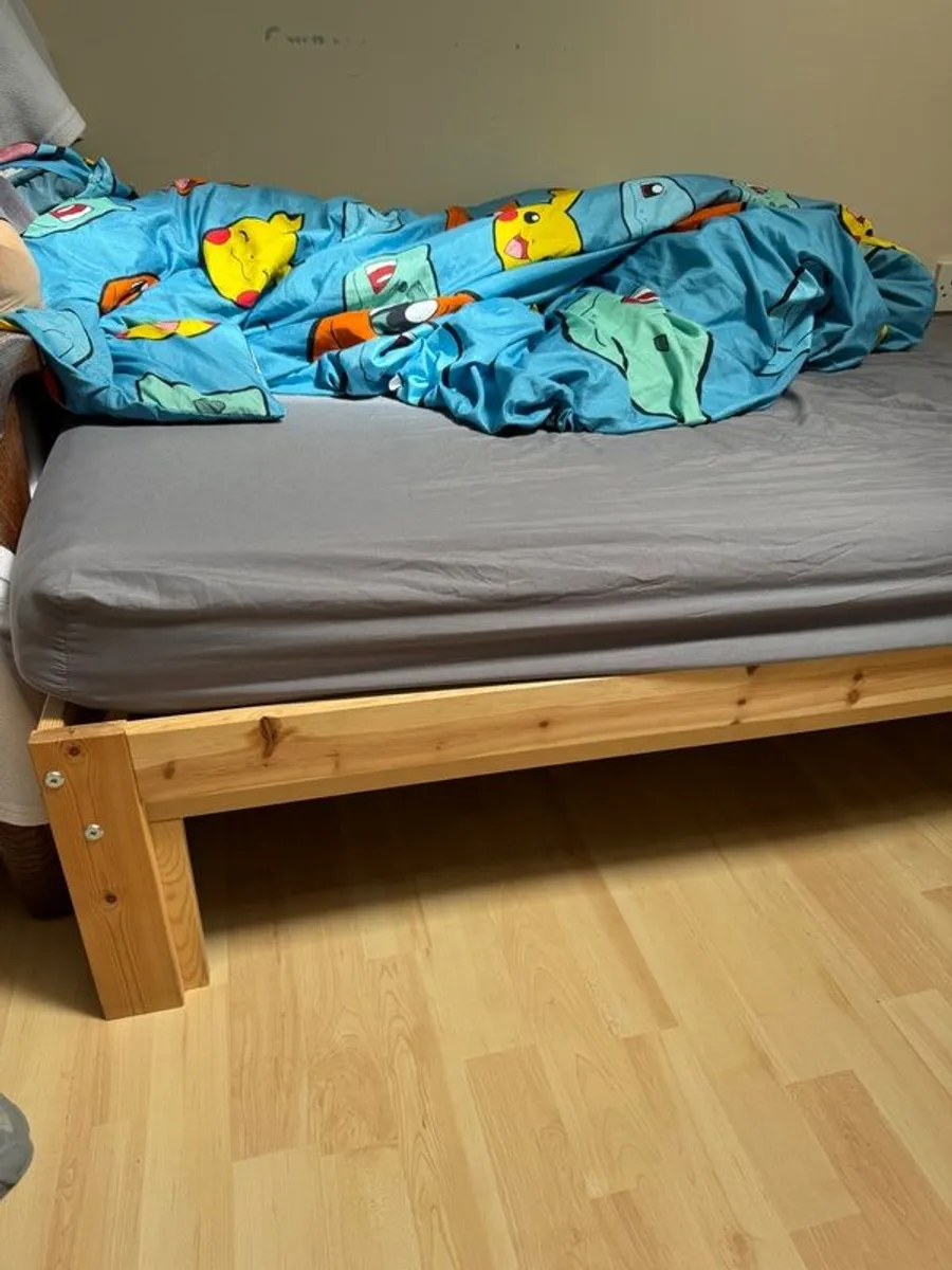 bed - Image 2