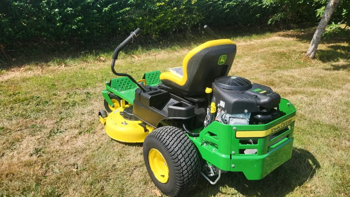 John Deere Z335e Zeroturn - Image 3