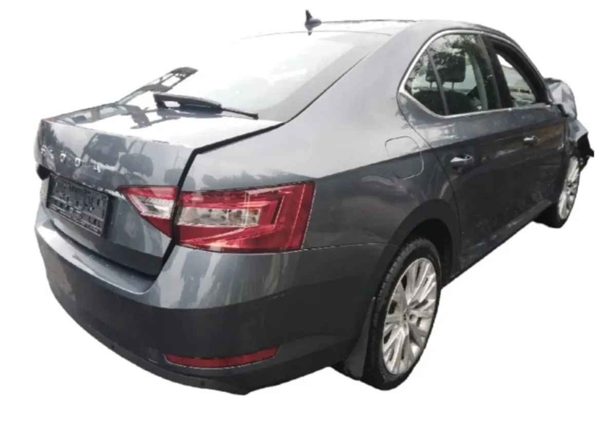 2015-2024 MK3 Skoda Superb For Breaking - Image 4