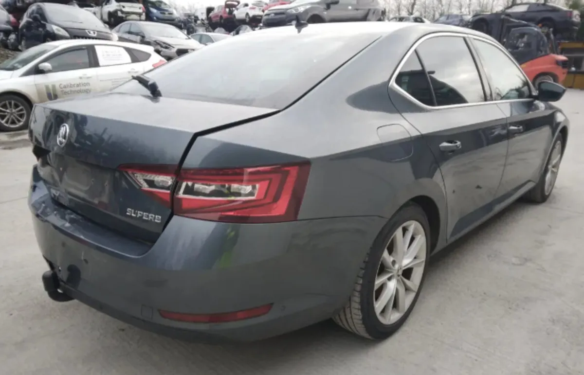 2015-2024 MK3 Skoda Superb For Breaking - Image 2