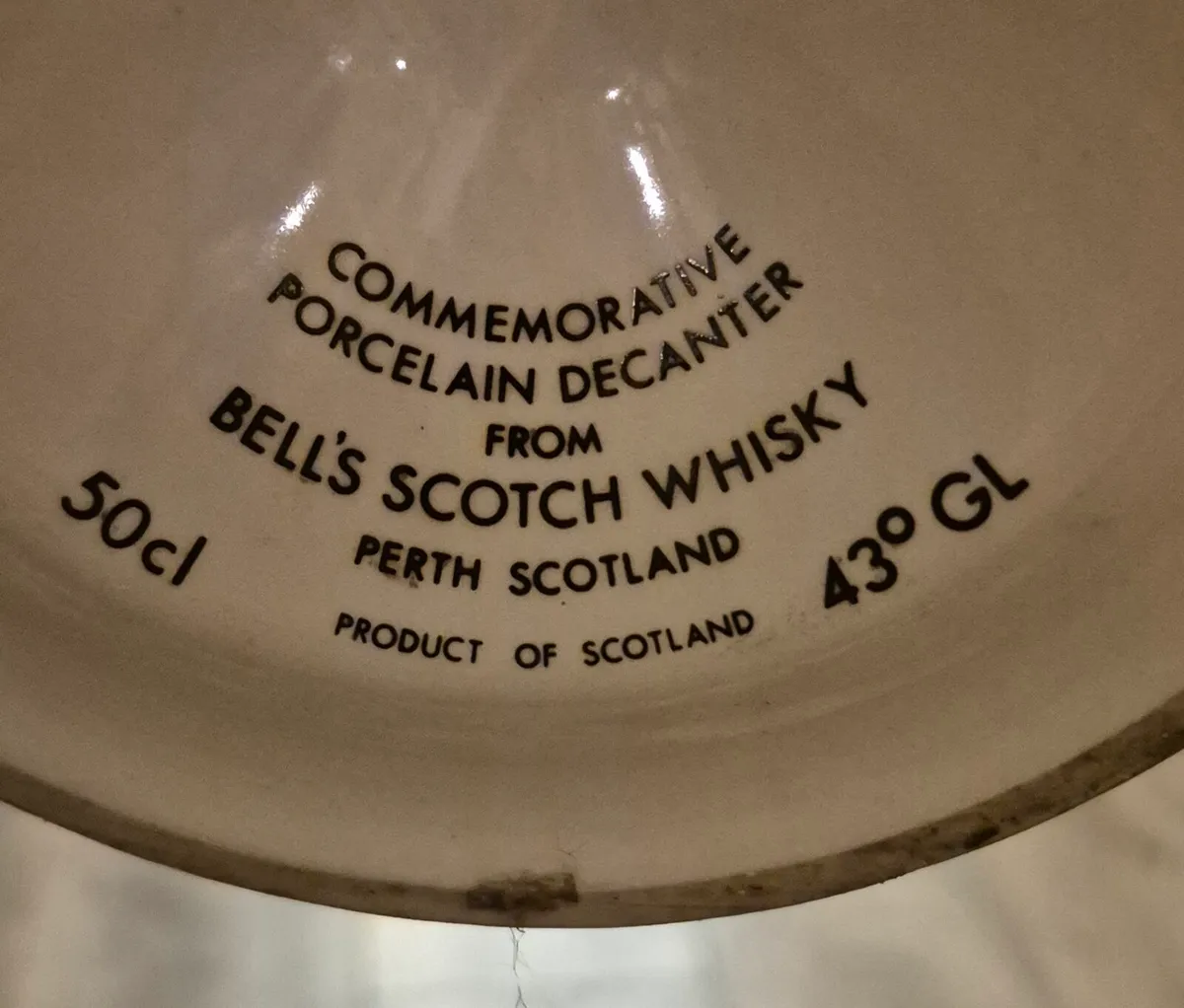 Bells commemorative decanter (free gift included) - Image 4