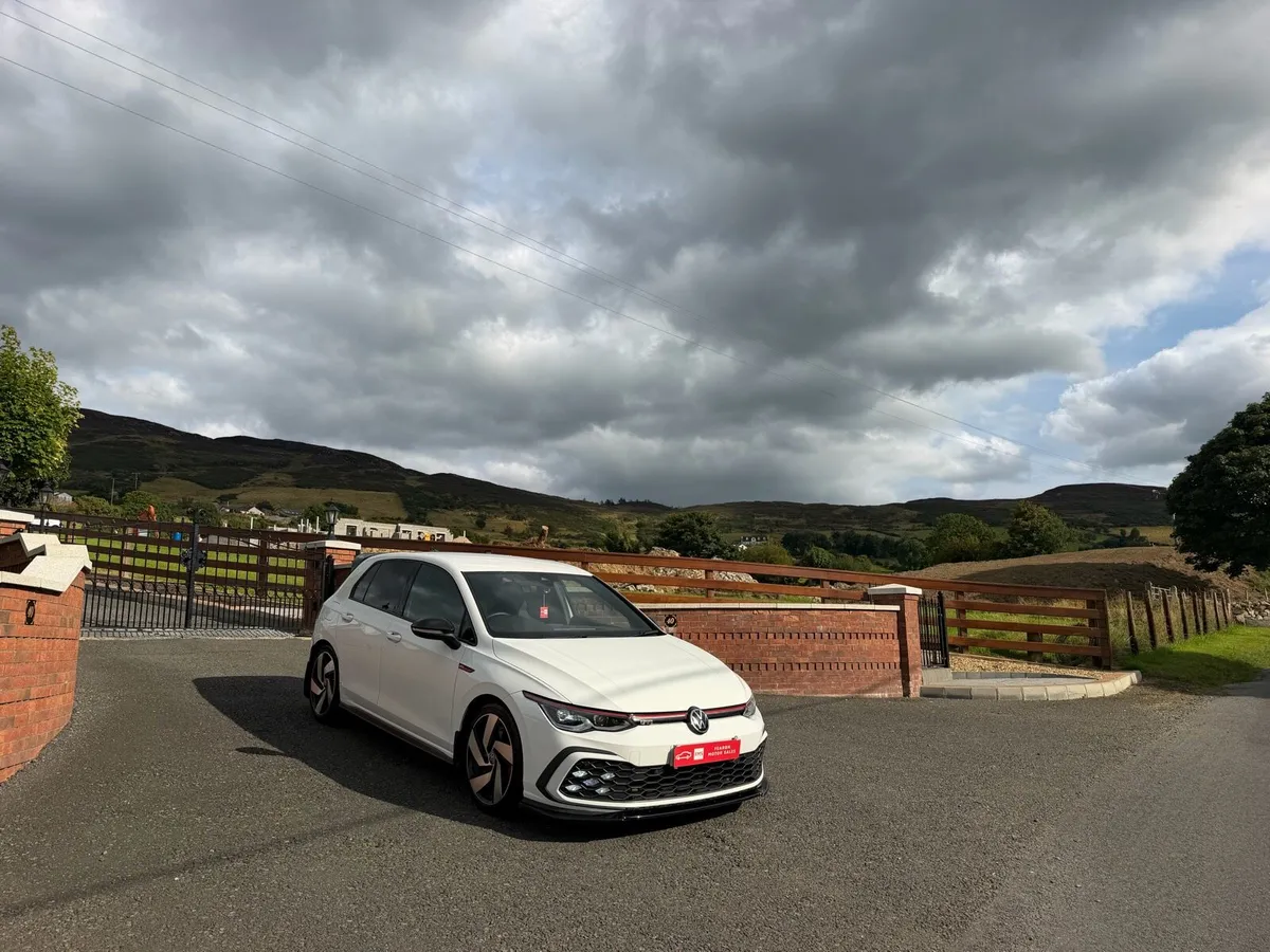 2021 Volkswagen Golf GTI - Image 3