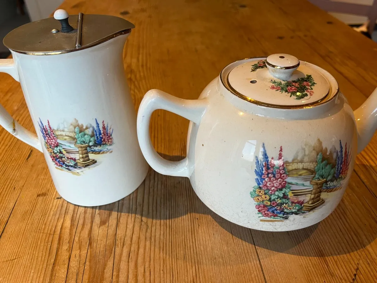 Vintage Arklow Pottery Tea Pot & Jug - Image 3