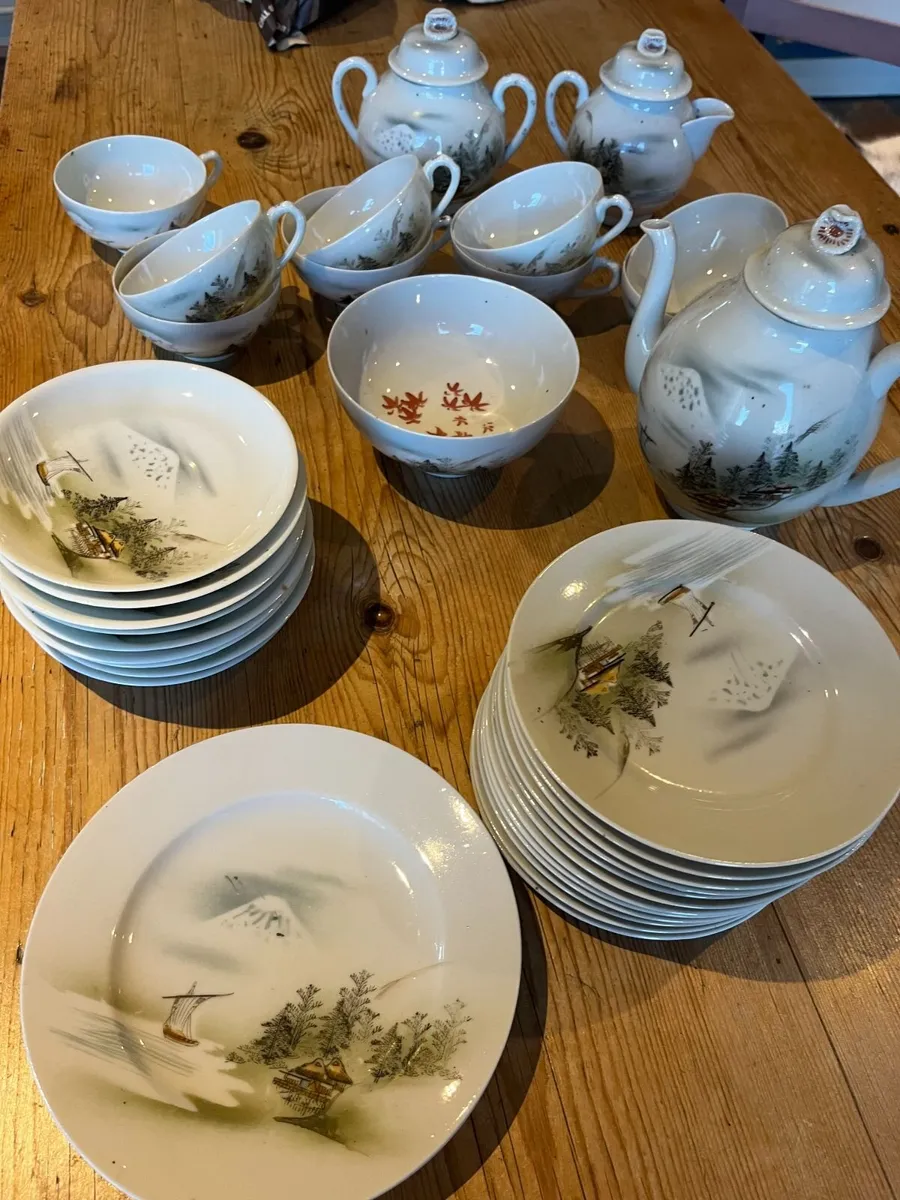 Japanese porcelain collection - Image 1