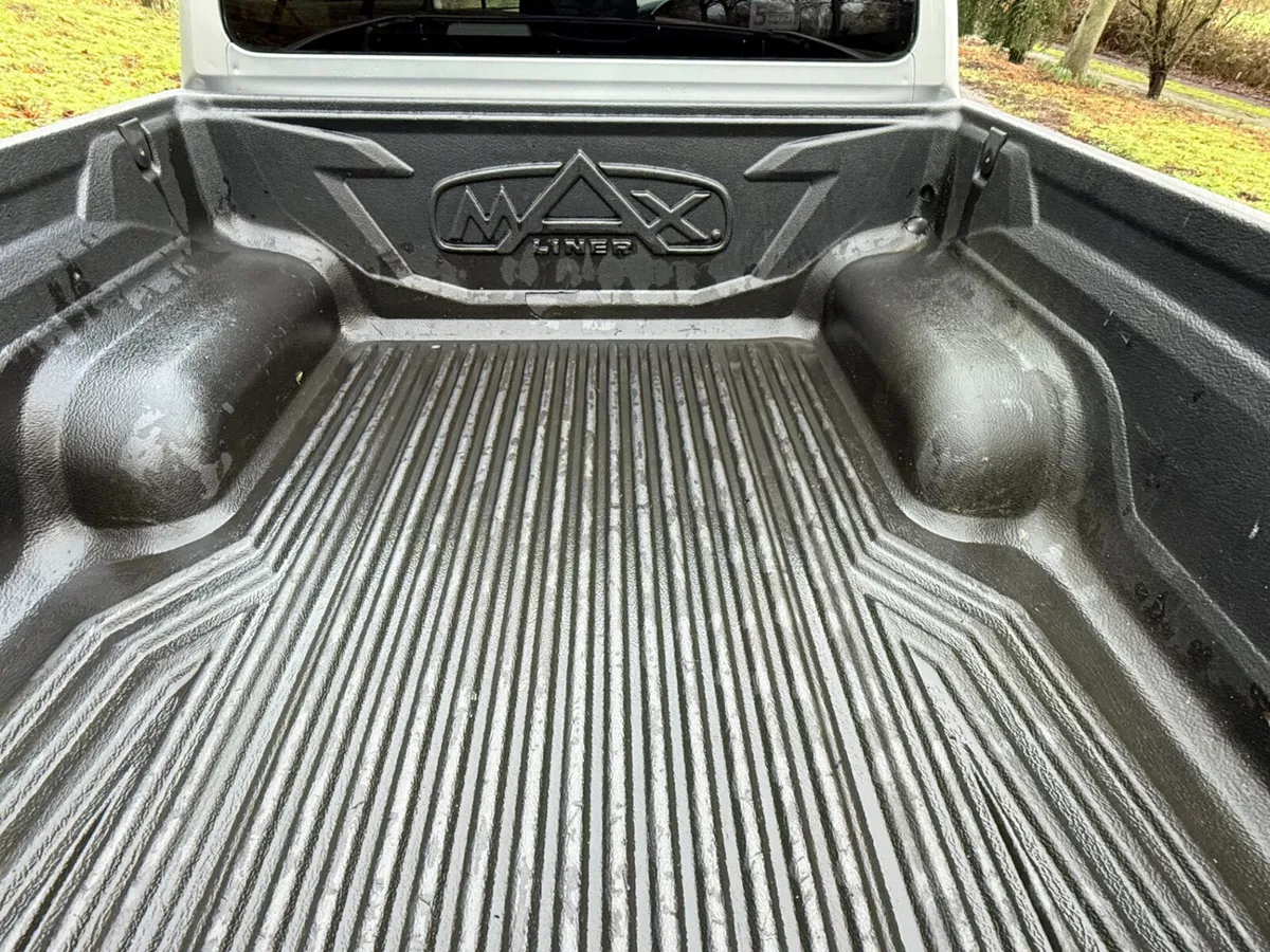 2018 Toyota Hilux PickUp Van - Image 3
