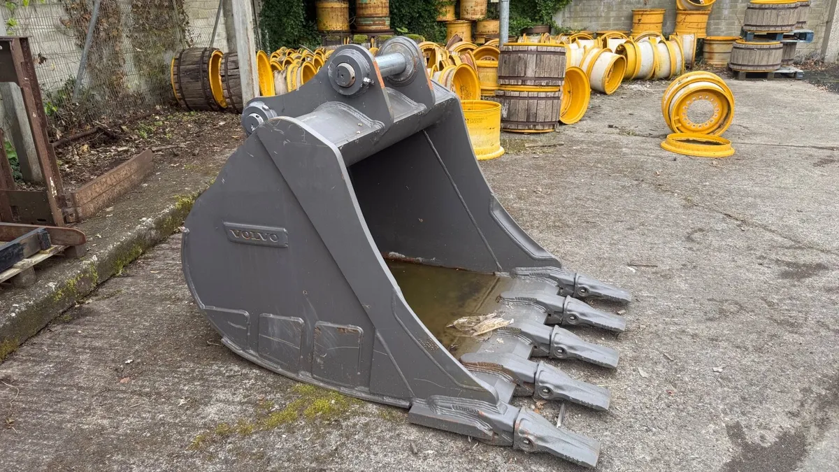 Volvo Digging Bucket – 1.32m³ - Image 1