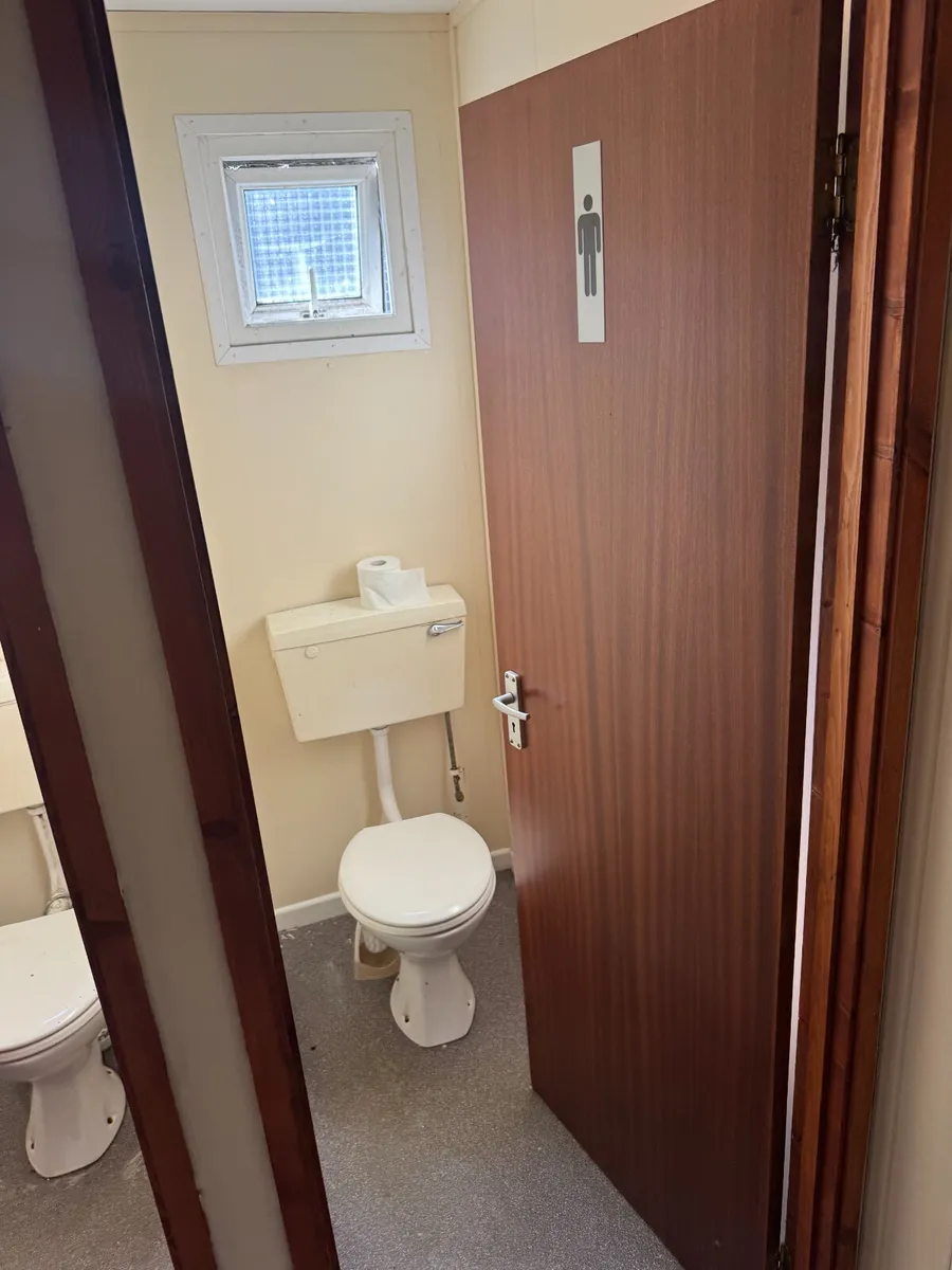 40ft Office Block with Kitchen & Toilets–Stock 105 - Image 2