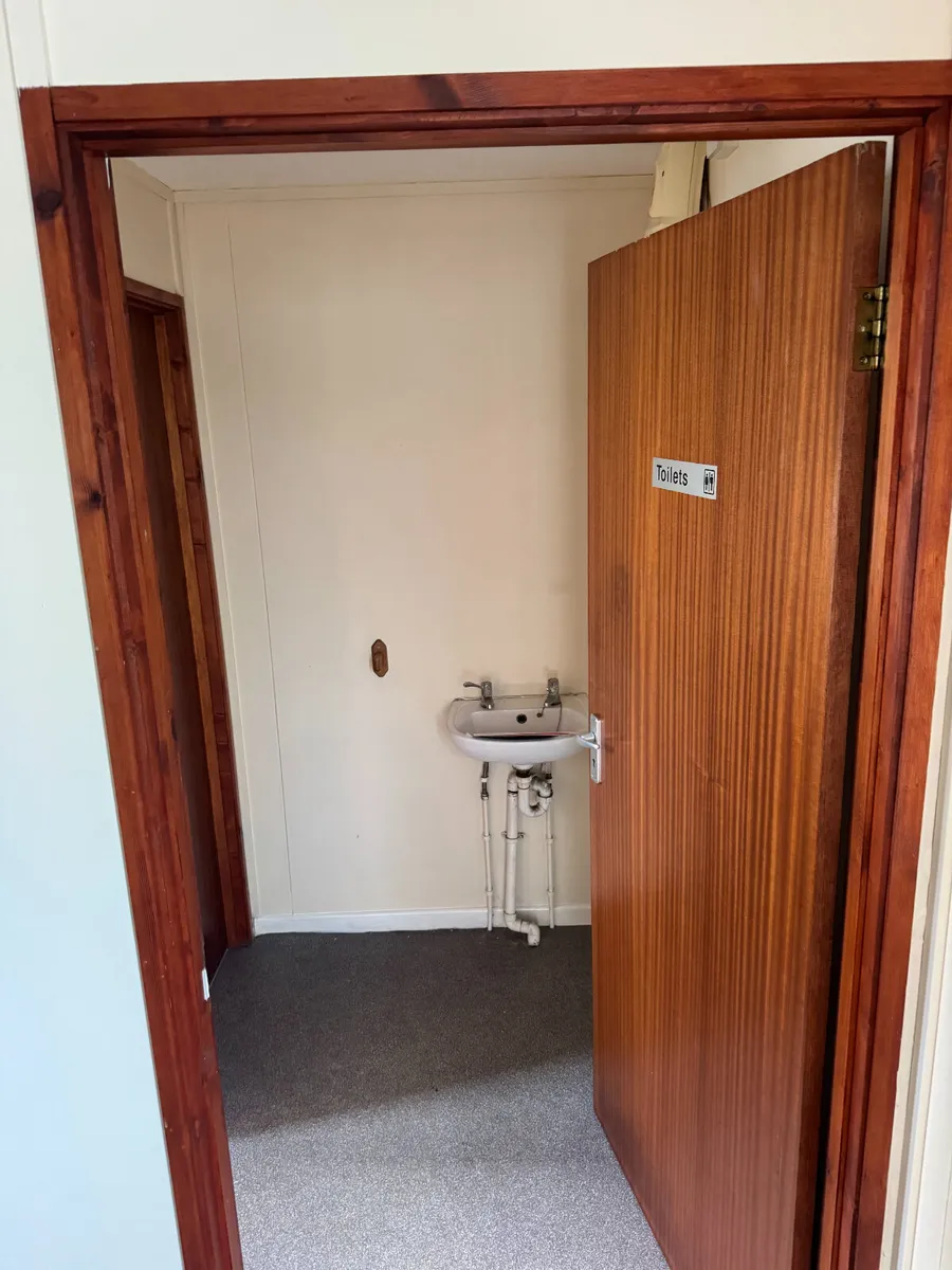 40ft Office Block with Kitchen & Toilets–Stock 105 - Image 4