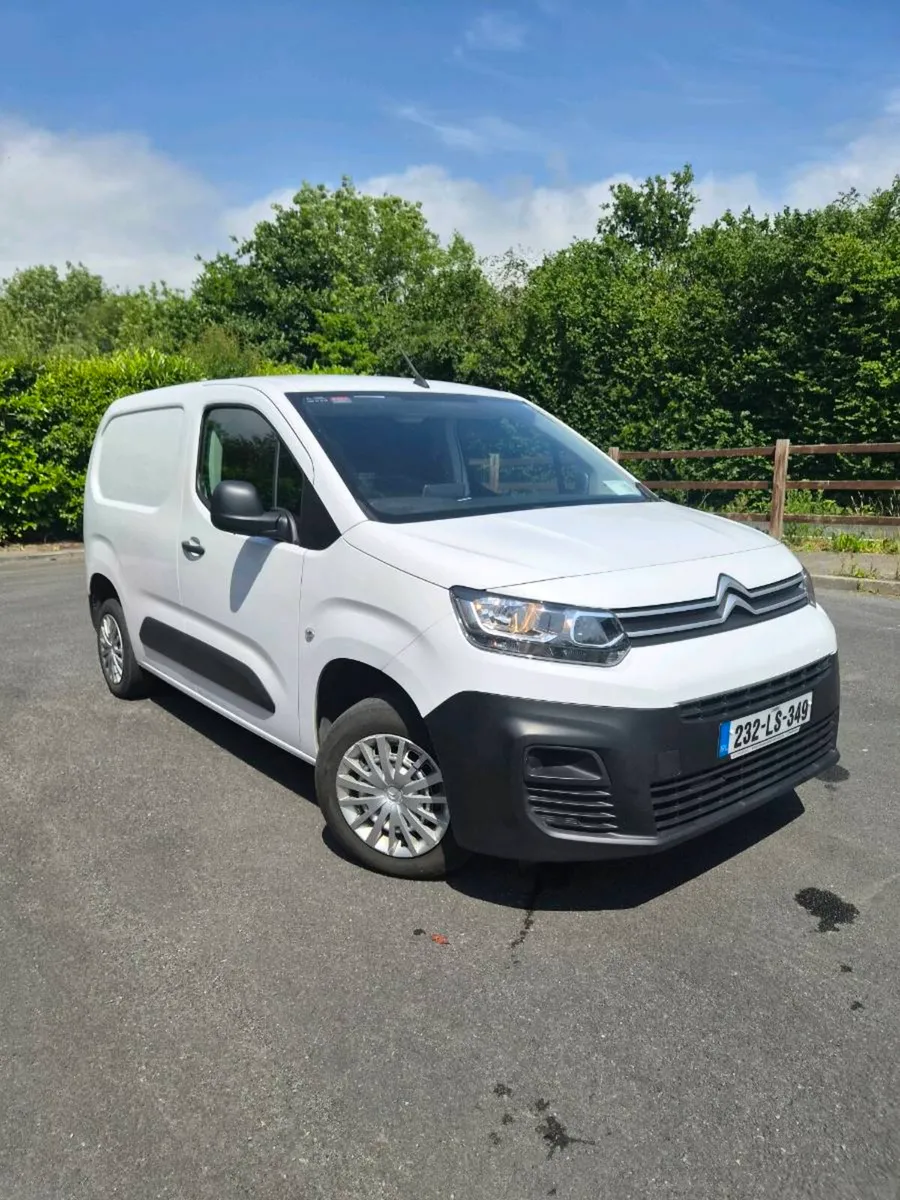 Citreon Berlingo 1.5Hdi 100bhp SWB.. NO VAT - Image 1