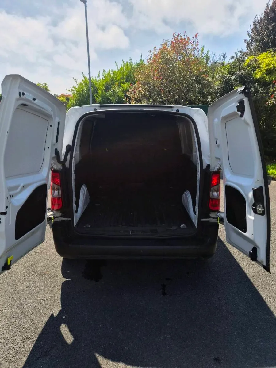 Citreon Berlingo 1.5Hdi 100bhp SWB.. NO VAT - Image 4