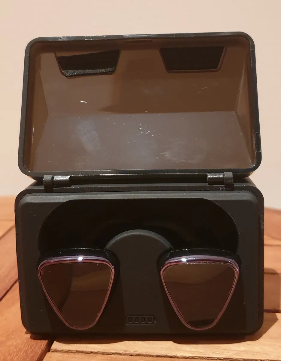 HT-E1 "True Wireless Stereo Earbuds" - Image 2