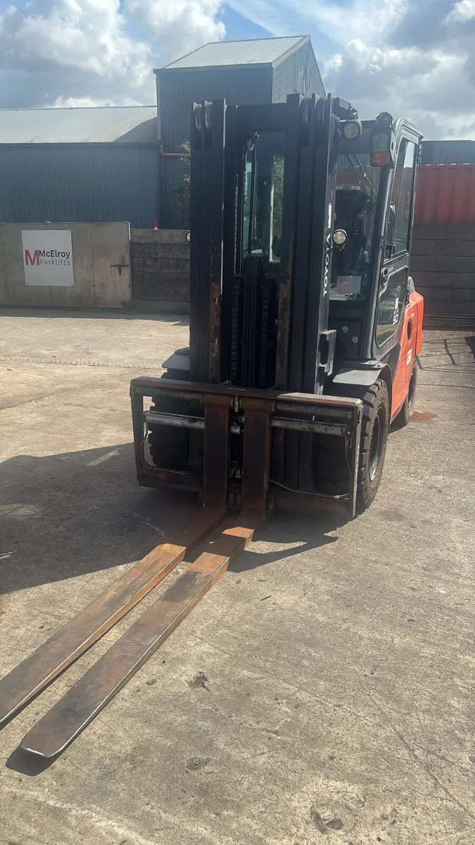 5 ton toyota forklift - Image 4