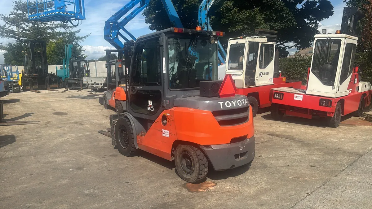 5 ton toyota forklift - Image 3
