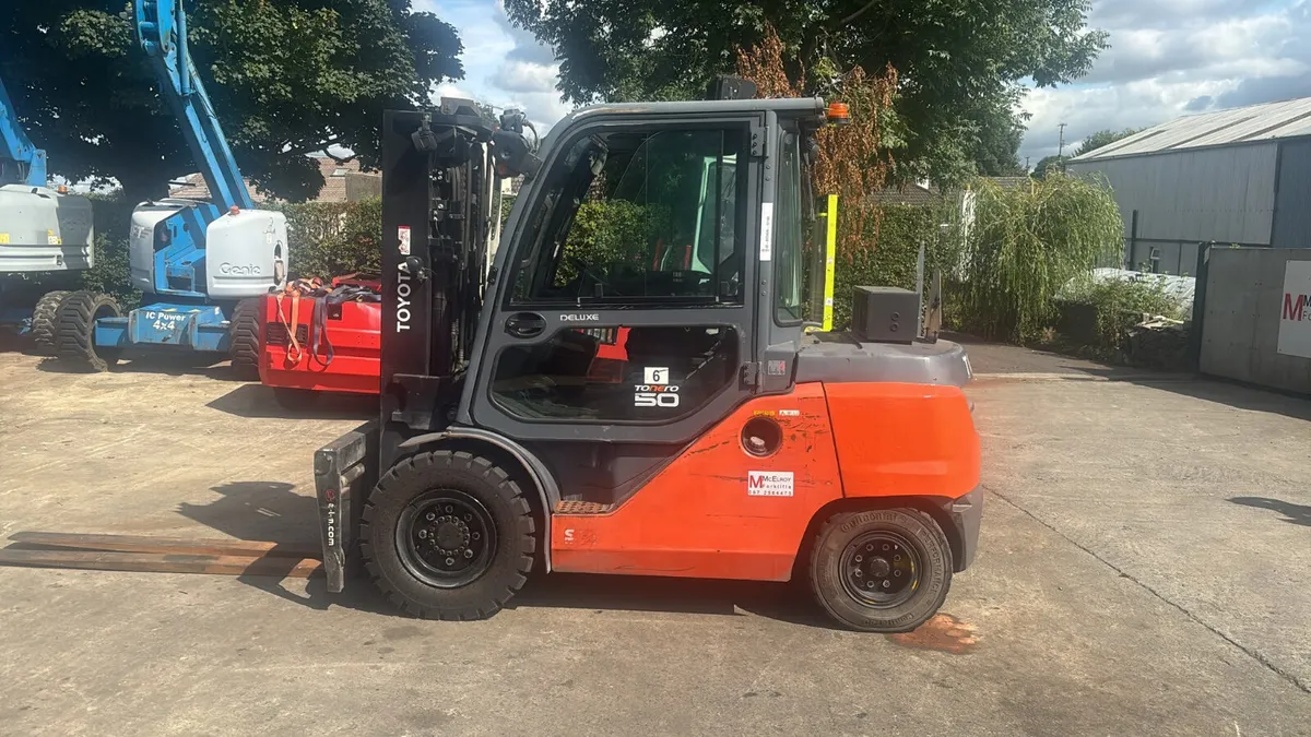 5 ton toyota forklift - Image 2