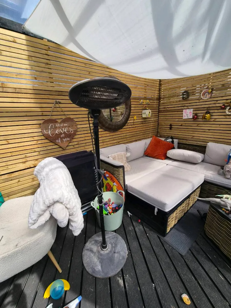 Outdoor electric heater
