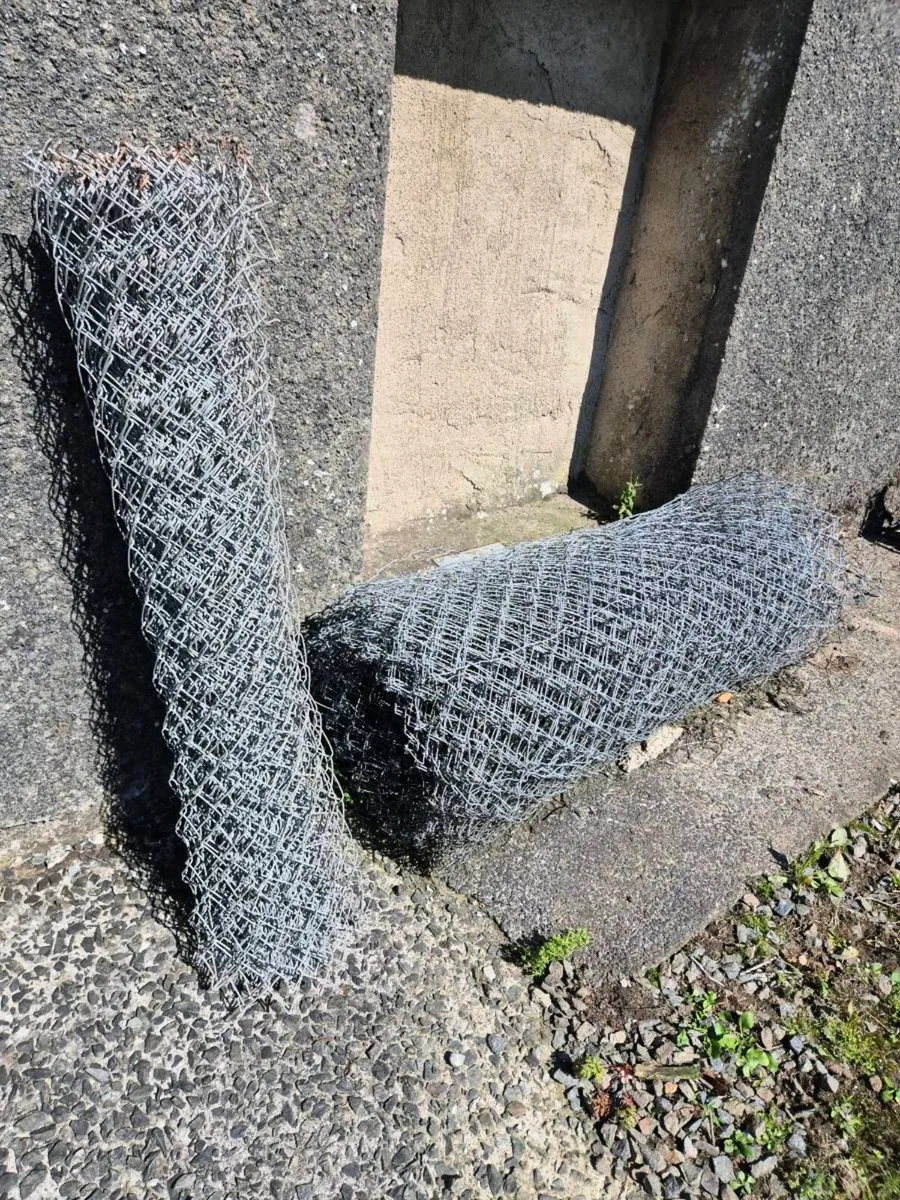 Oil Tank, Cube and Approximately 45 metres of wire - Image 3