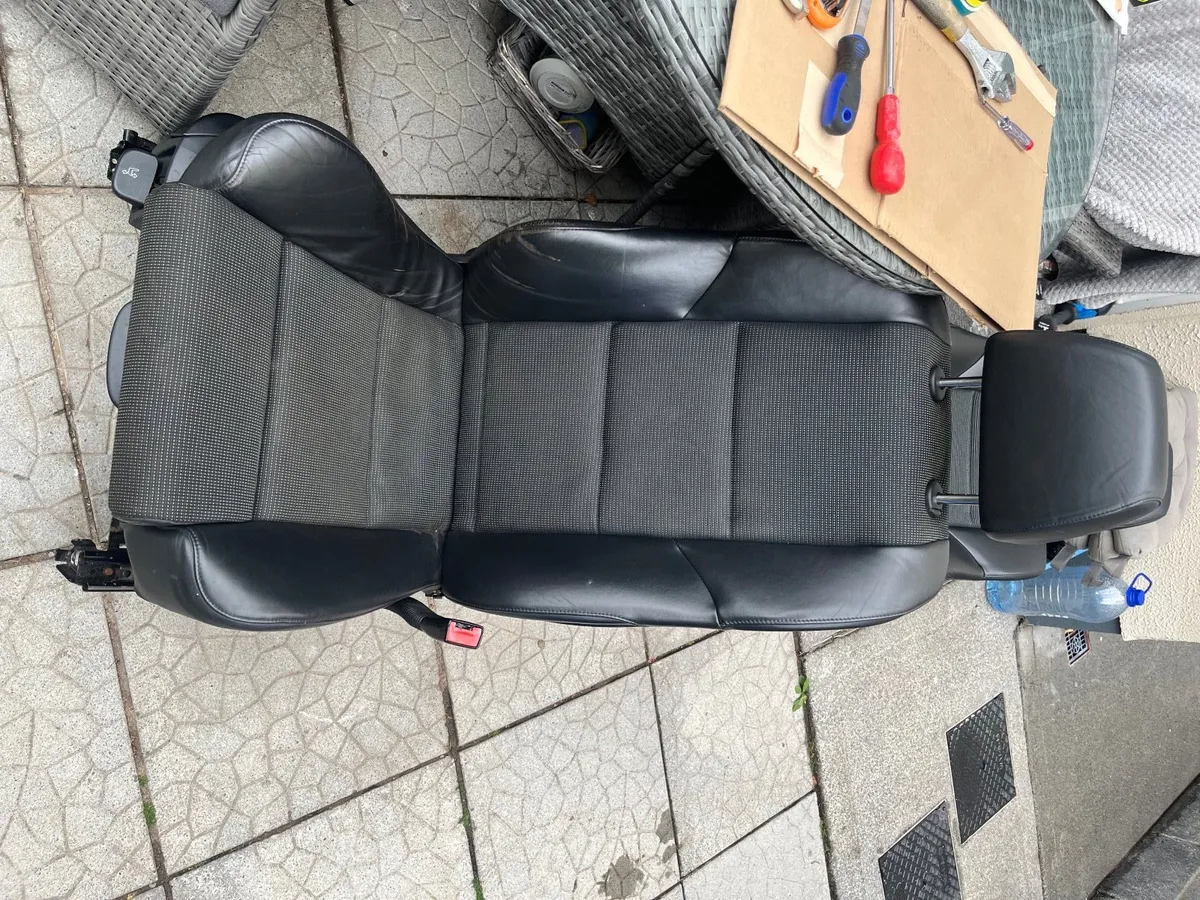 BMW seats M- sport - Image 3