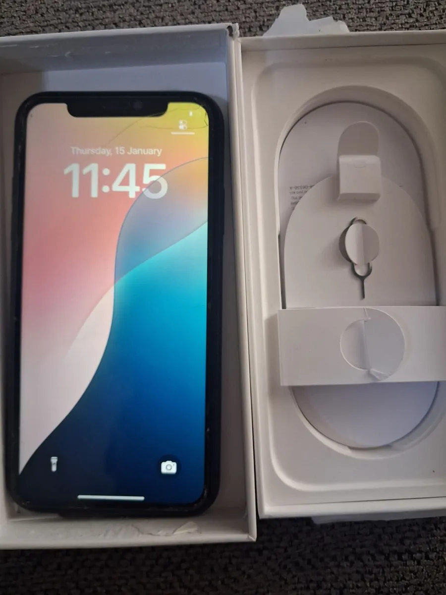Iphone 11 - Image 1