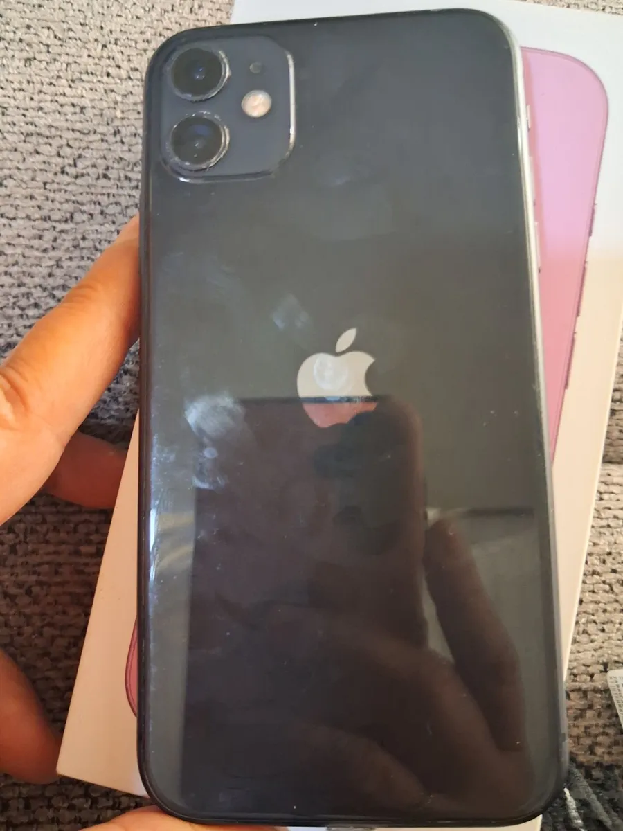 Iphone 11 - Image 2